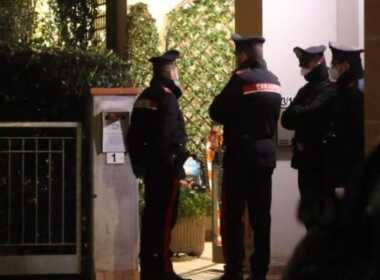 Treviso 72enne accoltella moglie poi si suicida