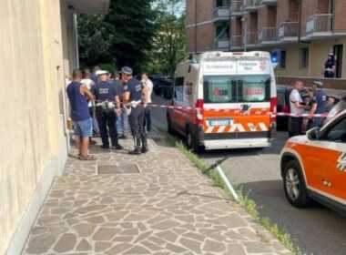 Modena bimba precipita dal balcone