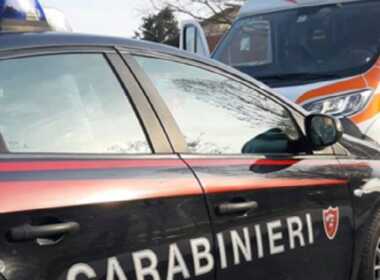 Roma 42enne colpisce il padre a martellate