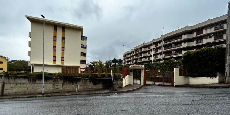 Messina 48enne precipita dal balcone e muore
