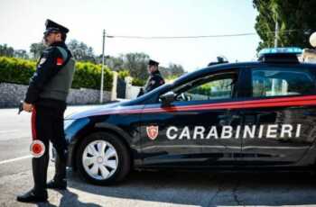 Galatone uomo dà fuoco alla moglie