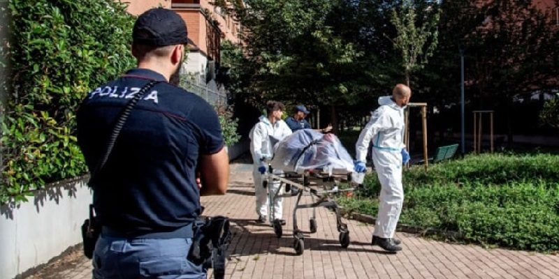Milano 53enne uccide la madre e si suicida