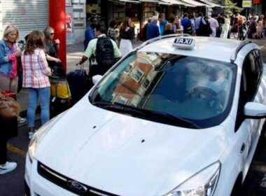 Milano bimbo investito taxi