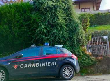 Cavagnano 80enne spara alla moglie e si suicida