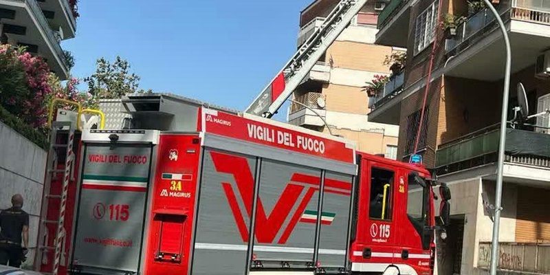 Milano scoppia incendio muore 76enne