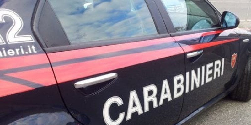 Frascati, maltratta il padre e tenta di derubarlo